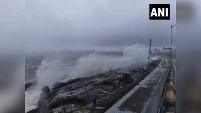 ಮಹಾಮಳೆಗೆ ಭೋರ್ಗರೆಯುತ್ತಿದೆ ಸಮುದ್ರ: ಮುಂಬೈ ಮರೀನ್ ಡ್ರೈವ್ ಬೀಚ್‌ನಲ್ಲಿ ಭಯಾನಕ ಅಲೆಗಳು!