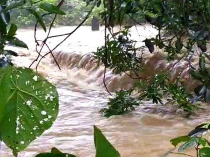 ಕೊರೊನಾ ನಡುವೆ ಜನರಿಗೆ ಮಳೆಯ ಸಂಕಷ್ಟ