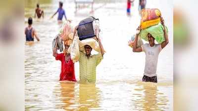 Flood in UP: यूपी के 17 जिलों के 666 गांव बाढ़ से बेहाल, गोरखपुर में तटबंध से रिसाव