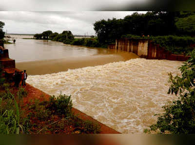 ಮೈದುಂಬಿದ ಮದಗ ಕೆರೆ