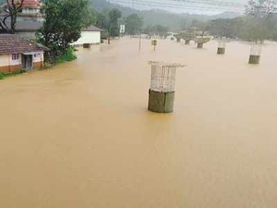 கனமழை, பெரு வெள்ளம், நிலச்சரிவு - கர்நாடகாவை திணறடிக்கும் இயற்கை பேரிடர்!