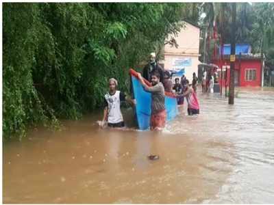 കാസര്‍കോട്ടെ പുഴകള്‍ കരകവിഞ്ഞു; വനത്തില്‍ ഉരുള്‍ പൊട്ടല്‍, പലപ്രദേശങ്ങളും വെള്ളത്തിനടിയില്‍