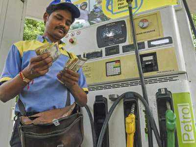 Petrol Diesel Price: लगातार 8वें दिन नहीं बढ़ी कीमत, जानें अपने शहर के दाम