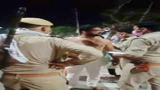 बुलंदशहरः सरकार आई तो शहर में लगा दूंगा आग.... एसपी नेता की पुलिस को धमकी