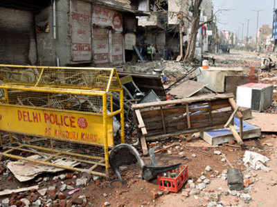दिल्ली दंगे: आरोपियों को अमन कायम करने की शर्त पर जमानत