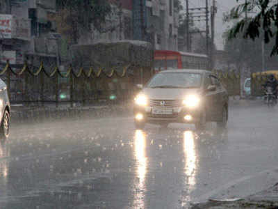 Delhi Rain: दिल्ली-एनसीआर में अगले कुछ घंटे में बारिश की संभावना
