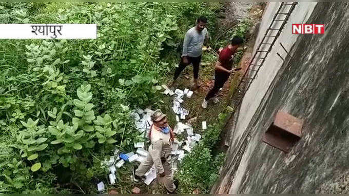 Shyopur: दीवार तोड़कर दुकान में घुसे और इत्मीनान से 10 लाख रुपए से ज्यादा के मोबाइल फोन उठा ले गए चोर, CCTV में दिखे