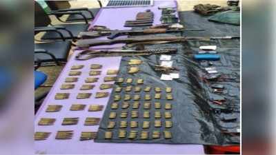 Jharkhand News: पुलिस और नक्सलियों में मुठभेड़, भारी मात्रा में हथियार बरामद