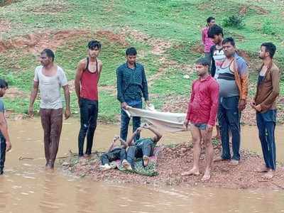 lalitpur news: दो दिन से लापता भाइयों के पोखर में मिले शव, परिजनों ने कार्रवाई से किया इनकार