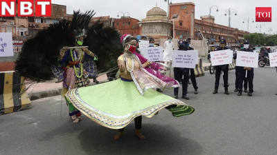 जब जयपुर की सड़कों पर प्रकट हुए भगवान श्रीकृष्ण और राधा, लोगों से कहा- 2 गज की दूरी बनाए रखें