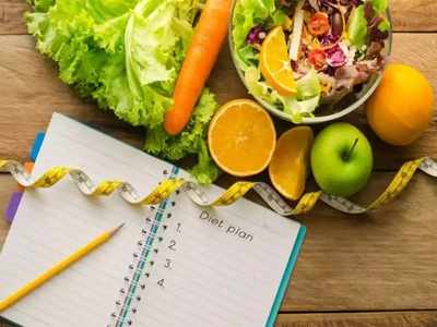 Weight Loss Diet वजन घटवण्यासाठी नेमकं काय खावे, फळे की भाज्या?