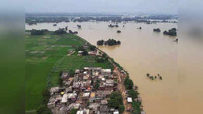 यूपी के 16 जिले बाढ़ की चपेट में, कई गांवों को जोड़ने वाली रोड डूबी