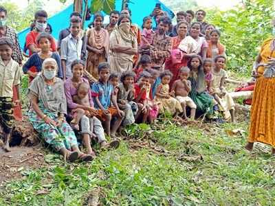 പ്രളയഭീതിയില്‍ നിലമ്പൂർ വനത്തില്‍ കുടിലുകെട്ടി ആദിവാസികളുടെ മിന്നല്‍സമരം