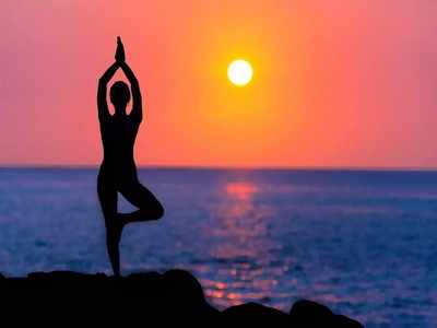 Yoga Benefits कंबरदुखीपासून हवाय आराम! करा या सोप्या आसनाचा सराव