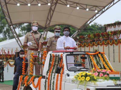 Independence Day Celebration in Jharkhand: मोरहाबादी मैदान में हेमंत सोरेन ने फहराया तिरंगा, कोरोना योद्धाओं का किया सम्मानित