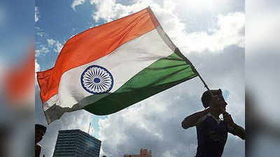 भारत में किस मुख्यमंत्री ने कैसे और कहां फहराया झंडा, देखें तस्वीरें