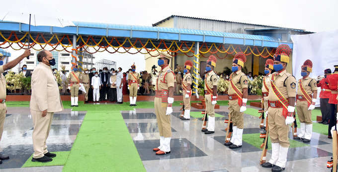 స్వాతంత్ర్య వేడుకల్లో సీఎస్ సోమేష్ కుమార్