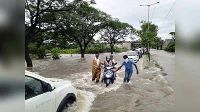 Telangana Flood: लगातार भारी बारिश से तेलंगाना में हाई अलर्ट, कई जिलों में बाढ़ का खतरा, रिलीफ कैंप तैयार