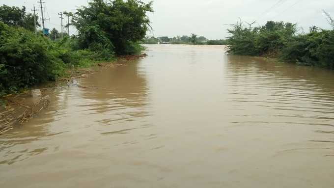 ರಾಮದುರ್ಗ ತಾಲೂಕಿನ ಸುರೇಬಾನ್ ಬಳಿ ಮಲಪ್ರಭಾ ಅಬ್ಬರ.