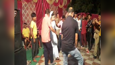 Jammu news: शहीदो के कार्यक्रम के नाम पर पुलिस थाने को बना दिया डांस बार, देखें वीडियो