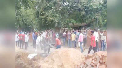 West Bengal: विश्व भारती यूनिवर्सिटी में जमकर बवाल, उपद्रवियों ने जेसीबी से तोड़े ऐतिहासिक ढांचे