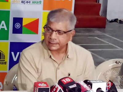 Prakash Ambedkar: मंदिरे खुली करा; राज यांच्यानंतर हा नेताही साधुसंतांच्या पाठिशी