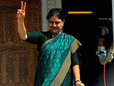 Sasikala: மெரினா சபதத்தை நிறைவேற்றுவாரா சசிகலா? - மௌன விரதமாக மாறிய பிறந்தநாள்!