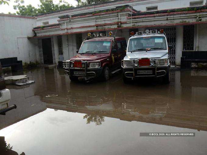 ആശുപത്രി മുറ്റത്ത് വെള്ളക്കെട്ട്