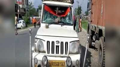Motihari News: सड़क दुर्घटना में वृद्ध की मौत से आक्रोशित ग्रामीणों ने किया पुलिस पर हमला, कई वाहनों के शीशे तोड़े