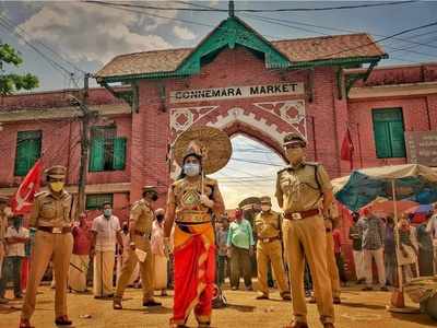 കൊവിഡ് കാലത്തെ ഓണം എങ്ങനെ ആഘോഷിക്കണം? ജനങ്ങള്‍ക്ക് നിര്‍ദേശങ്ങളുമായികമ്മീഷണര്‍ക്കും ഡിസിപിക്കുമൊപ്പം മാവേലിയും തലസ്ഥാനത്ത്!