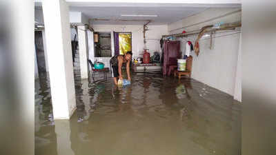 गाजियाबाद में भारी बारिश, सड़कें लबालब, घरों के अंदर भरा पानी