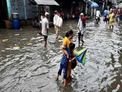 মর্মান্তিক! জমা জল থেকে পা বাঁচাতে গিয়ে বিদ্যুতস্পৃষ্ট, ঘটনাস্থলেই মৃত ২ যুবক