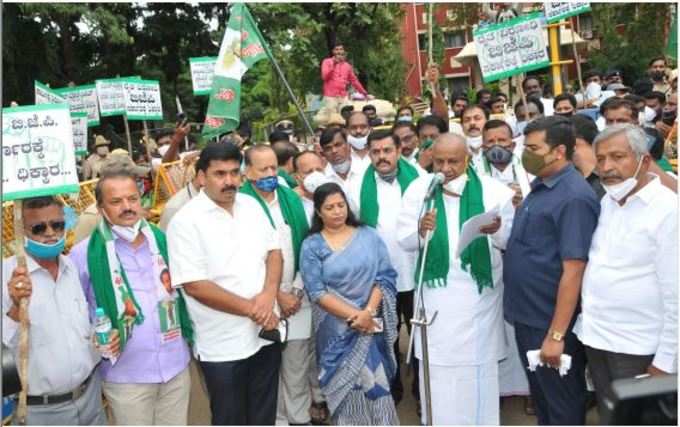 HD Devegowda 01