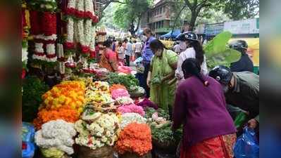 ಬೆಂಗಳೂರು: ಗೌರಿ, ಗಣೇಶ ಹಬ್ಬಕ್ಕೆ ರಸ್ತೆಗಳೇ ಮಿನಿ ಮಾರುಕಟ್ಟೆ