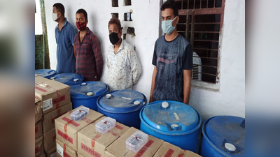 कानपुर पुलिस ने अवैध शराब फैक्ट्री का किया पर्दाफाश, भारी मात्रा में शराब और केमिकल बरामद