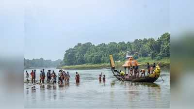 തിരുവാറന്മുള പാര്‍ത്ഥസാരഥിക്ക് ഓണവിഭവങ്ങളുമായെത്തുന്ന തിരുവോണത്തോണി നീരണിഞ്ഞു