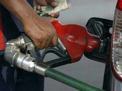 Petrol Price in Chennai: தொடர்ந்து அதிகரிக்கும் விலை, அதிர்ச்சியில் உறையும் மக்கள்!