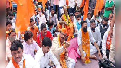 Shivaji Maharaj Statue : शिवरायांच्या पुतळ्यासाठी शिवसेनेचा दांडी मार्च; बेळगावात घुसणार