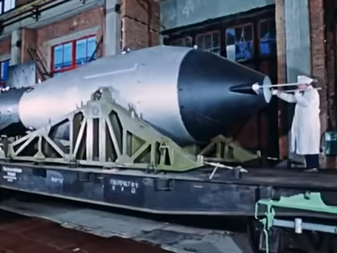 रूस ने अमेरिका से तीन गुना ज्‍यादा ताकतवर बम बनाया
