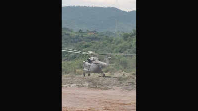 Jammu News: 7 घंटों तक जिंदगी के लिए लड़ता रहा, सेना ने हेलिकॉप्टर से बचाई जान
