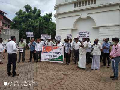 ಕೊರೊನಾ ನಿಯಂತ್ರಿಸಲು ವಿಫಲವಾದ ಸರ್ಕಾರದ ವಿರುದ್ಧ ಬಂಟ್ವಾಳದಲ್ಲಿ ಪ್ರತಿಭಟನೆ