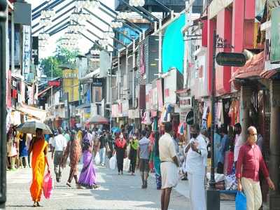 കോഴിക്കോട്ട് നിയന്ത്രണങ്ങളില്‍ ഇളവ്;  ഹോട്ടലുകളില്‍ ഇരുന്ന് ഭക്ഷണം കഴിക്കാം;  മാര്‍ക്കറ്റുകളില്‍ തിരക്ക് നിയന്ത്രിക്കാന്‍ ക്രമീകരണം