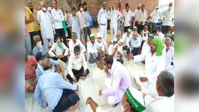 बुलंदशहर: किसानों ने बिजली विभाग के कर्मचारियों को बनाया बंधक, लगाए भ्रष्टाचार के आरोप