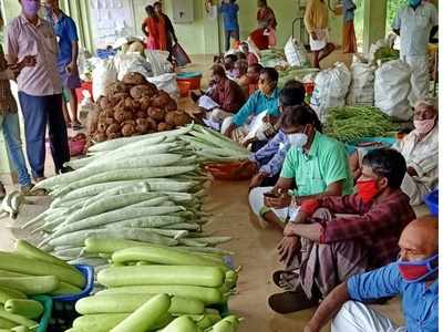 മാസങ്ങള്‍ കഴിഞ്ഞിട്ടും പണമില്ല; നെടുമങ്ങാട് അന്താരാഷ്ട്ര മാര്‍ക്കറ്റില്‍ ലേലം മുടക്കി കര്‍ഷകരുടെ പ്രതിഷേധം