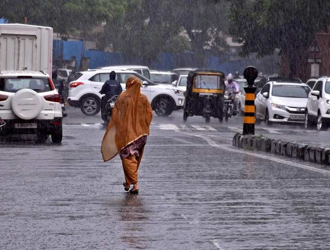 સુરતમાં  ધમાકેદાર વરસાદ