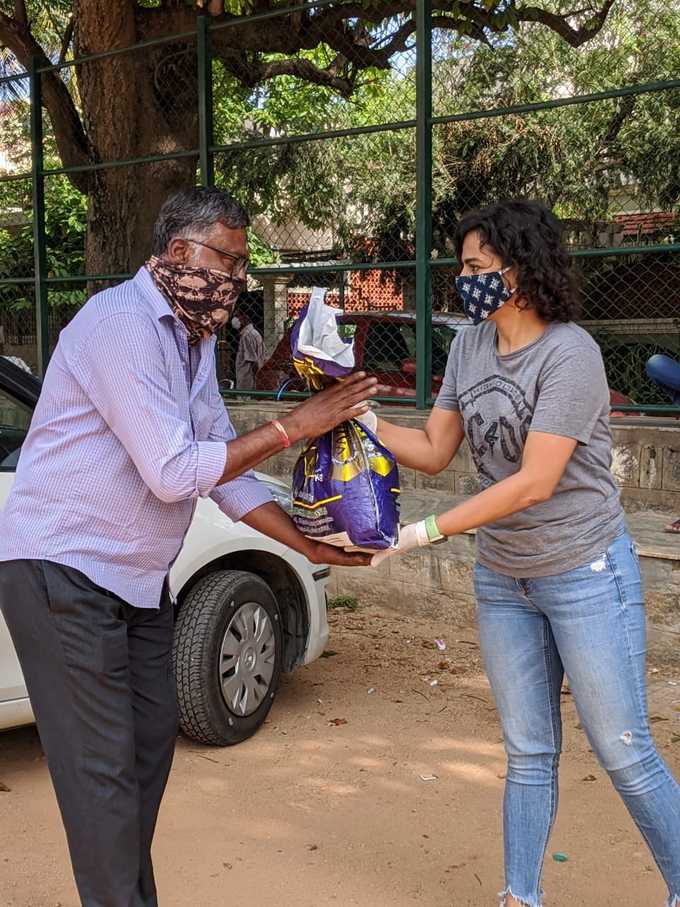 ಚಿತ್ರರಂಗದ ಕಾರ್ಮಿಕರಿಗೆ ಫುಡ್‌ ಕಿಟ್ ವಿತರಣೆ