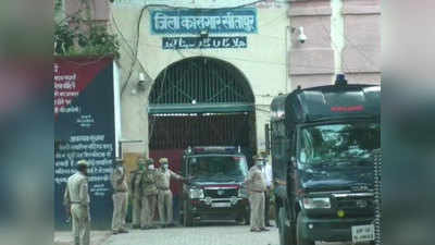 सीतापुर जेल में 40 कैदी कोरोना पॉजिटिव, आजम खान पर मंडरा रहा खतरा, जेल प्रशासन ने किया सेफ होने का दावा