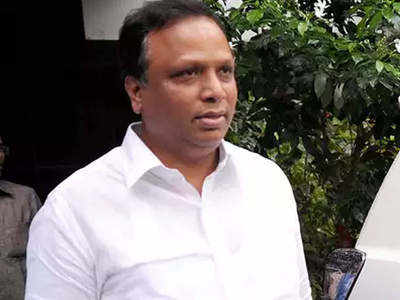 ashish shelar : खड्ड्यांवरून शेलारांचा पलटवार; राष्ट्रवादीला दिली त्या आंदोलनाची आठवण