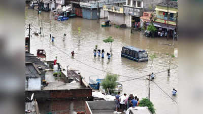 भारी बारिश के बाद गुजरात में बाढ़, नर्मदा नदी के किनारे से दो हजार से ज्यादा लोग सुरक्षित स्थानों पर भेजे गए
