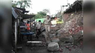 Bhopal Wall Collapse: मालिक ने अपनी जान देकर  बचाई कुत्ते की जिंदगी